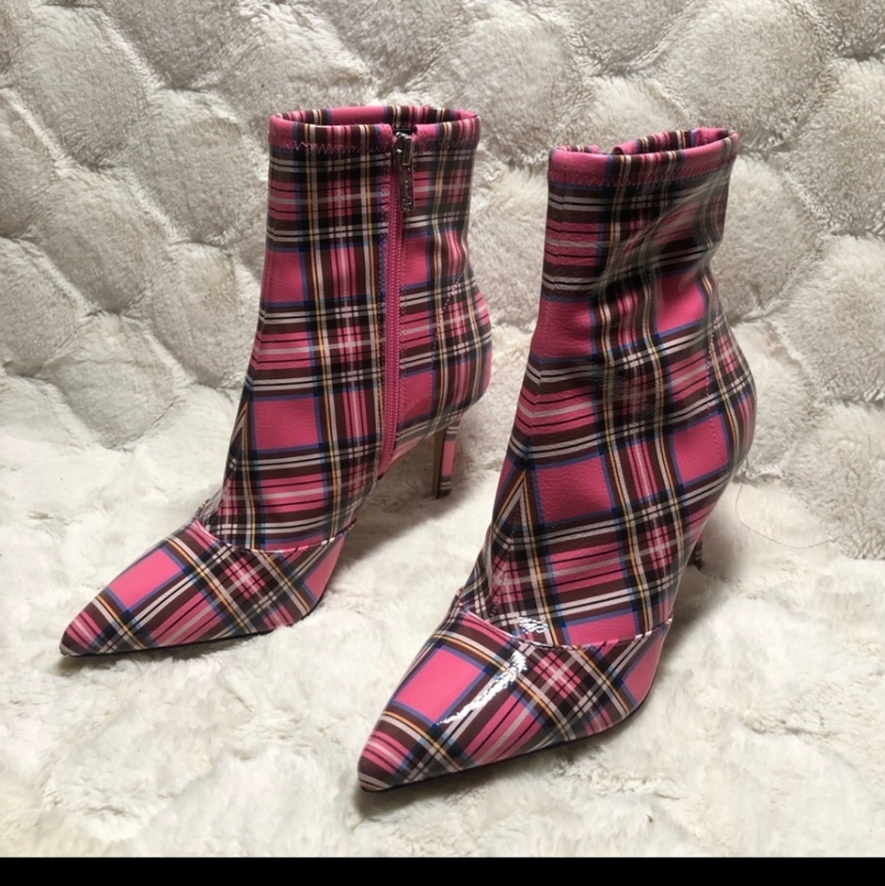 ISO JESSICA SIMPSON PINK PLAID BOOTS SIZE 9